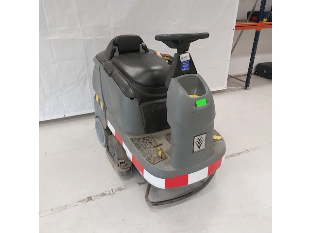 Zit schrob-/zuigmachine 65cm accu kärcher, b90r, bouwjaar 2010 - afbeelding 19 van  24