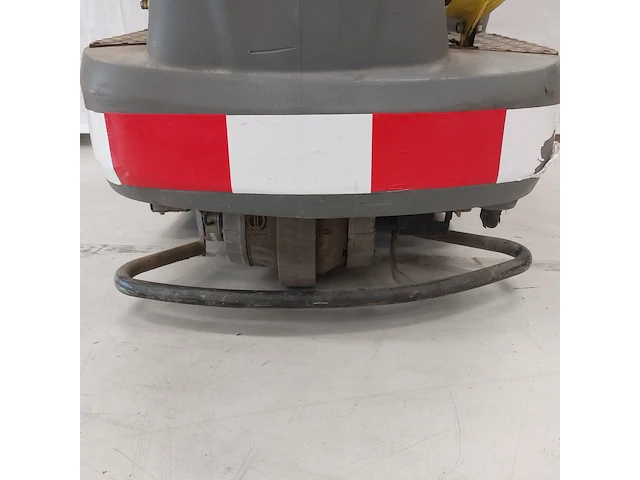 Zit schrob-/zuigmachine 65cm accu kärcher, b90r, bouwjaar 2010 - afbeelding 21 van  24