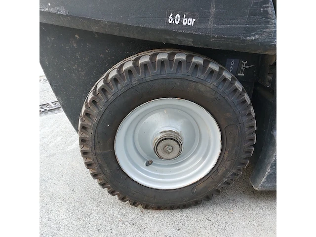 Zit veeg-/zuigmachine 100cm accu kärcher, km100/100r bp, bouwjaar 2014 - afbeelding 4 van  21