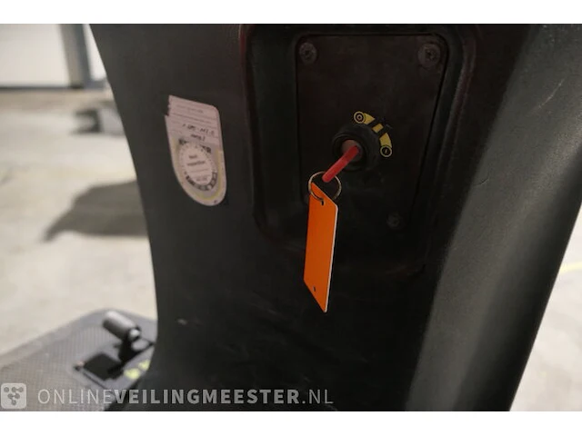 Zit veeg-/zuigmachine kärcher, km100/100r bp, bouwjaar 2017 - afbeelding 3 van  21