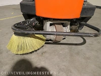 Zit veeg-/zuigmachine kärcher, km100/100r bp, bouwjaar 2017 - afbeelding 6 van  21