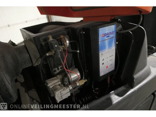Zit veeg-/zuigmachine kärcher, km100/100r bp, bouwjaar 2017 - afbeelding 9 van  21
