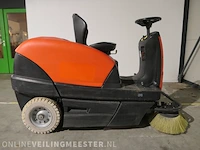 Zit veeg-/zuigmachine kärcher, km100/100r bp, bouwjaar 2017