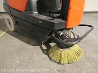 Zit veeg-/zuigmachine kärcher, km100/100r bp, bouwjaar 2017 - afbeelding 14 van  21