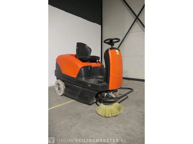 Zit veeg-/zuigmachine kärcher, km100/100r bp, bouwjaar 2017 - afbeelding 15 van  21