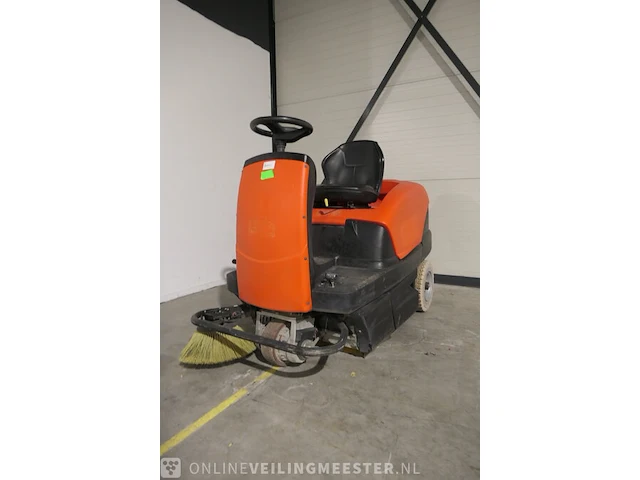 Zit veeg-/zuigmachine kärcher, km100/100r bp, bouwjaar 2017 - afbeelding 17 van  21