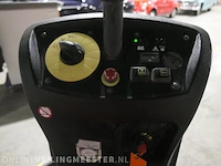 Zit veeg-/zuigmachine kärcher, km100/100r bp, bouwjaar 2017 - afbeelding 18 van  21