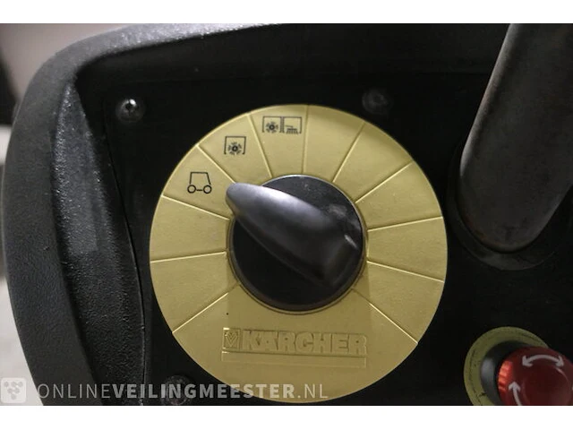 Zit veeg-/zuigmachine kärcher, km100/100r bp, bouwjaar 2017 - afbeelding 19 van  21