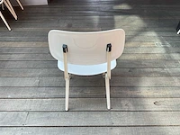 Zitbank met tafels en stoelen - afbeelding 3 van  11