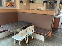 Zitbank met tafels en stoelen - afbeelding 5 van  11