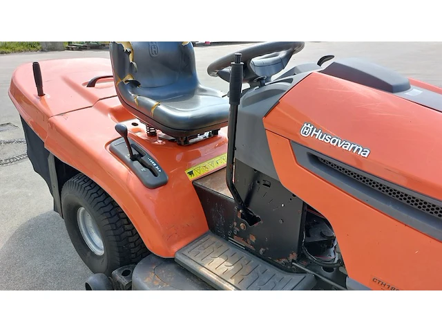 Zitmaaier met opvangbak, husqvarna, cth180 twin, 2007 - afbeelding 11 van  31