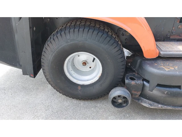 Zitmaaier met opvangbak, husqvarna, cth180 twin, 2007 - afbeelding 13 van  31