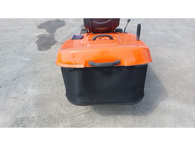 Zitmaaier met opvangbak, husqvarna, cth180 twin, 2007 - afbeelding 17 van  31