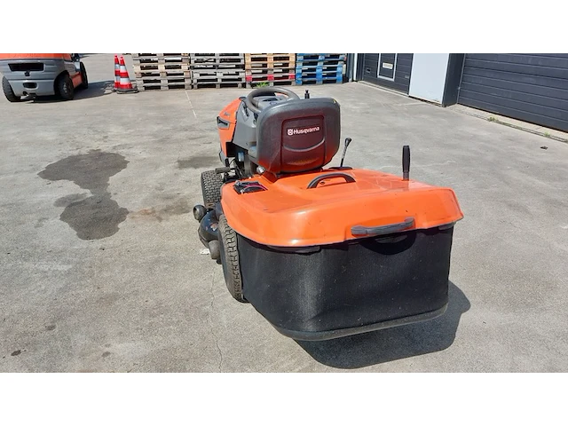 Zitmaaier met opvangbak, husqvarna, cth180 twin, 2007 - afbeelding 31 van  31