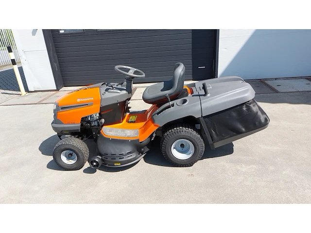 Zitmaaier met opvangbak, husqvarna, tc 138, 2022 - afbeelding 3 van  39