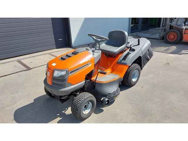 Zitmaaier met opvangbak, husqvarna, tc 138, 2022 - afbeelding 5 van  39