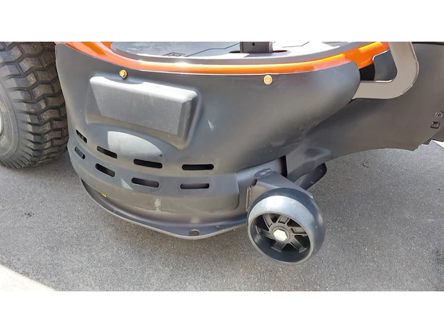 Zitmaaier met opvangbak, husqvarna, tc 138, 2022 - afbeelding 11 van  39