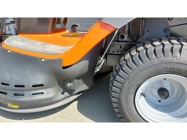 Zitmaaier met opvangbak, husqvarna, tc 138, 2022 - afbeelding 21 van  39