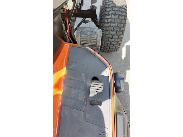 Zitmaaier met opvangbak, husqvarna, tc 138, 2022 - afbeelding 31 van  39