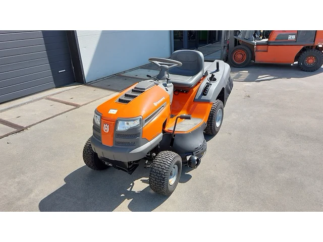 Zitmaaier met opvangbak, husqvarna, tc 138, 2022 - afbeelding 23 van  39