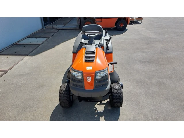 Zitmaaier met opvangbak, husqvarna, tc 138, 2022 - afbeelding 34 van  39