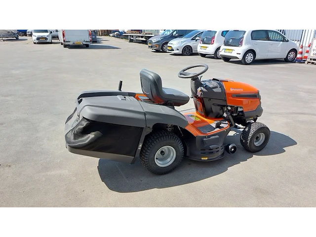 Zitmaaier met opvangbak, husqvarna, tc 138, 2022 - afbeelding 37 van  39