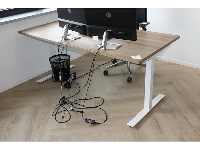 Zit/sta werktafel. afmeting 180 x 80 cm. max. hoogte 122cm. - afbeelding 2 van  2