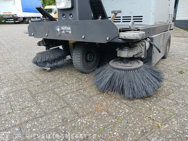 Zitveegmachine nilfisk, sr1100 eco - afbeelding 22 van  25