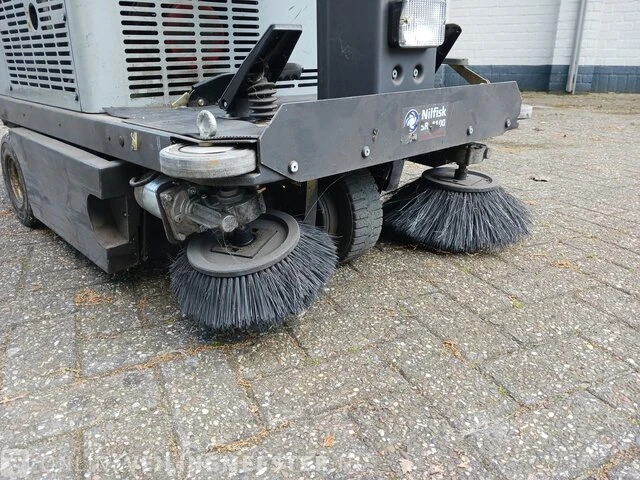Zitveegmachine nilfisk, sr1100 eco - afbeelding 23 van  25
