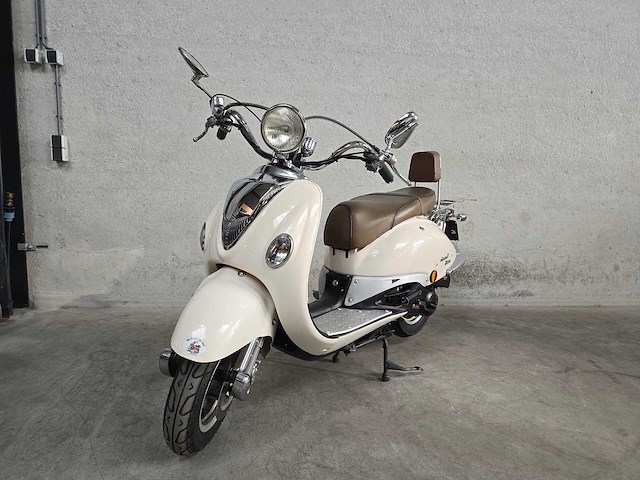 Znen - bromscooter - aurora - 4t 45km uitvoering d272pp - afbeelding 3 van  7