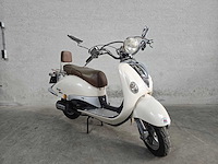 Znen - bromscooter - aurora - 4t 45km uitvoering d272pp - afbeelding 4 van  7