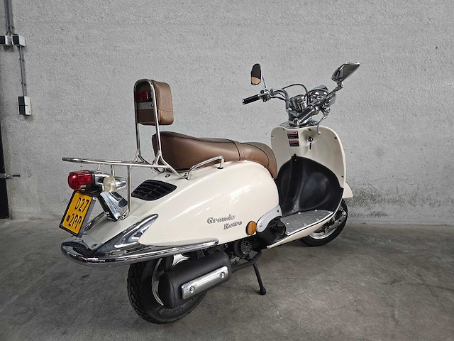 Znen - bromscooter - aurora - 4t 45km uitvoering d272pp - afbeelding 5 van  7