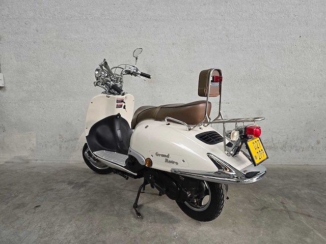 Znen - bromscooter - aurora - 4t 45km uitvoering d272pp - afbeelding 6 van  7