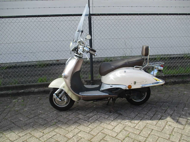 Znen - snorscooter - btc grande retro - scooter - afbeelding 1 van  11