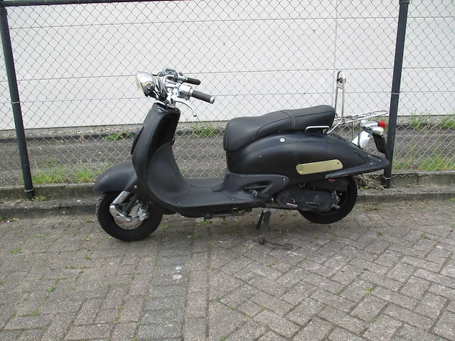 Znen - snorscooter - grande retro - scooter - afbeelding 1 van  11