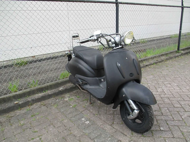 Znen - snorscooter - grande retro - scooter - afbeelding 7 van  11