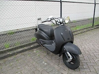 Znen - snorscooter - grande retro - scooter - afbeelding 7 van  11
