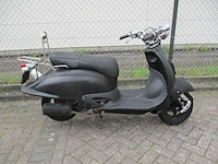 Znen - snorscooter - grande retro - scooter - afbeelding 8 van  11