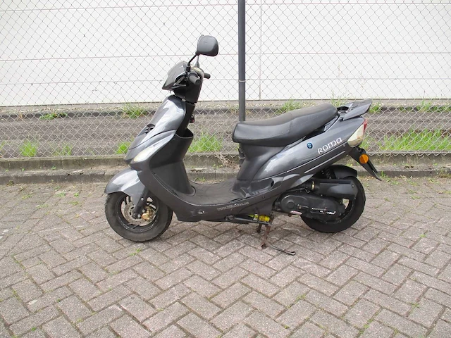 Znen - snorscooter - killerbee speedy - scooter - afbeelding 1 van  11