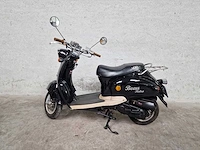 Znen - snorscooter - snail retro - 4t 25km uitvoering d327sl - afbeelding 1 van  7