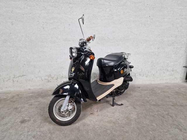 Znen - snorscooter - snail retro - 4t 25km uitvoering d327sl - afbeelding 3 van  7
