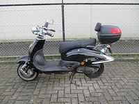 Znen btc grande retro - snorscooter - aurora 2 zn50qt-e25 - scooter - afbeelding 1 van  9