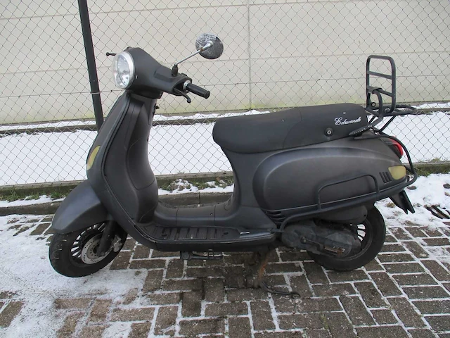 Znen edwards riva - snorscooter - vpa 2 (zn50qt30a) - scooter - afbeelding 1 van  9