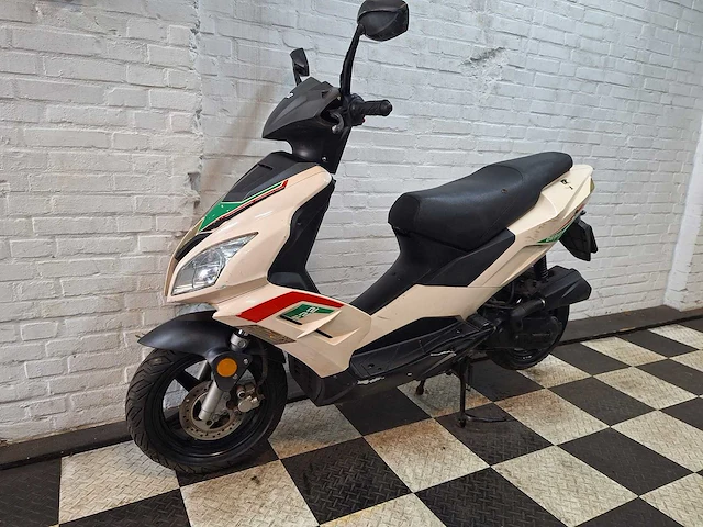 Znen f22 45 km bromscooter 4takt - afbeelding 2 van  7