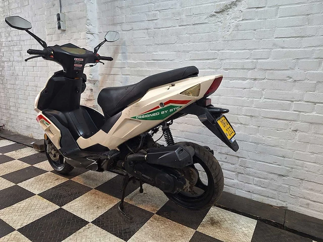 Znen f22 45 km bromscooter 4takt - afbeelding 3 van  7