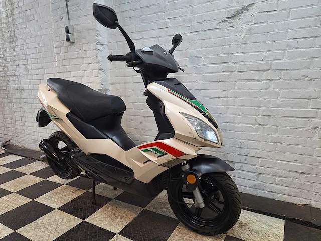 Znen f22 45 km bromscooter 4takt - afbeelding 7 van  7