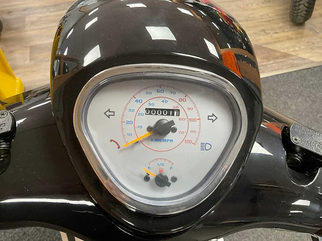 Znen zn125t-f motorscooter - afbeelding 5 van  13