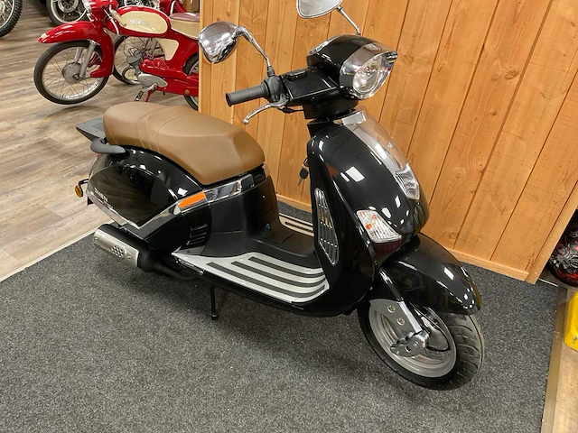 Znen zn125t-f motorscooter - afbeelding 6 van  13