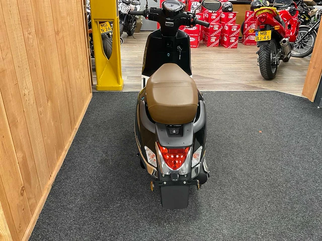 Znen zn125t-f motorscooter - afbeelding 8 van  13
