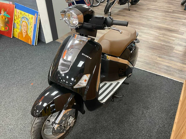 Znen zn125t-f motorscooter - afbeelding 10 van  13